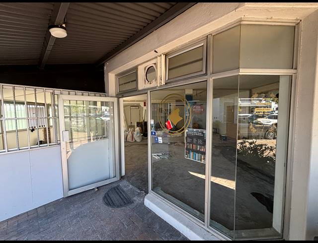 135M² RETAIL TO LET IN AUDAS ESTATE